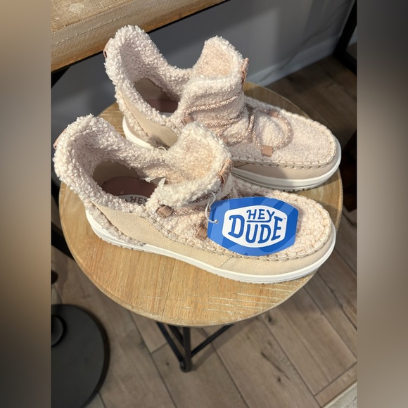 Hey Dude NWT
Camden All-Over Cozy Boot - Women’s Slip-On, 8 - Picture 2 of 7